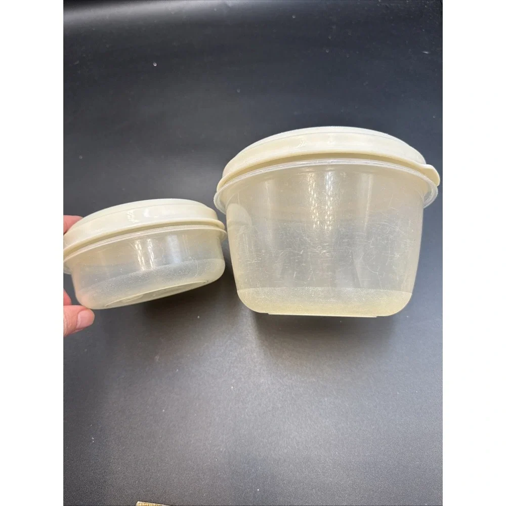 Rubbermaid Servin Saver #1 14 oz, #2 4 Cup Round Container‎ with Almond Lids